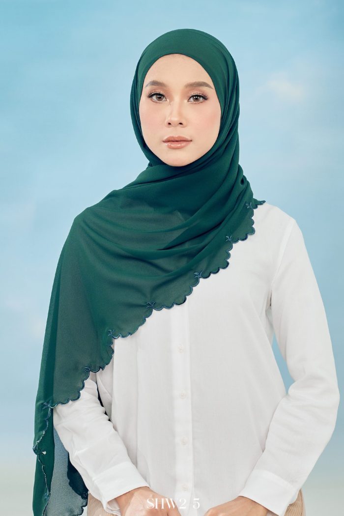 Widuri Shawl in Emerald Green (SHW2-5-F)