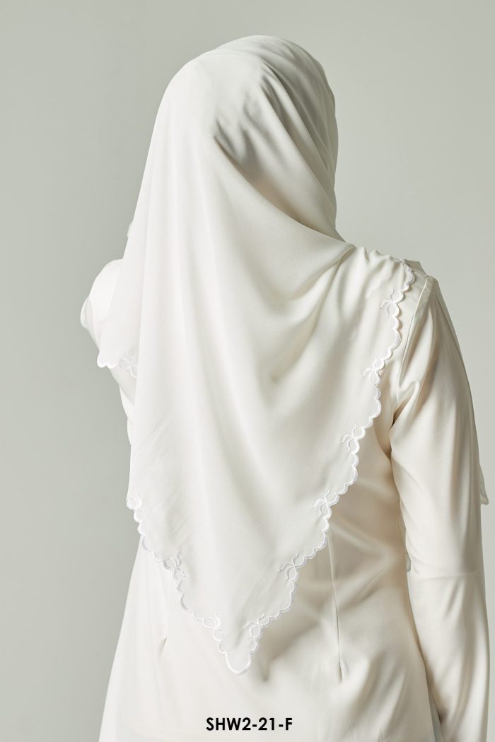 Widuri Shawl in Off White (SHW2-21-F)
