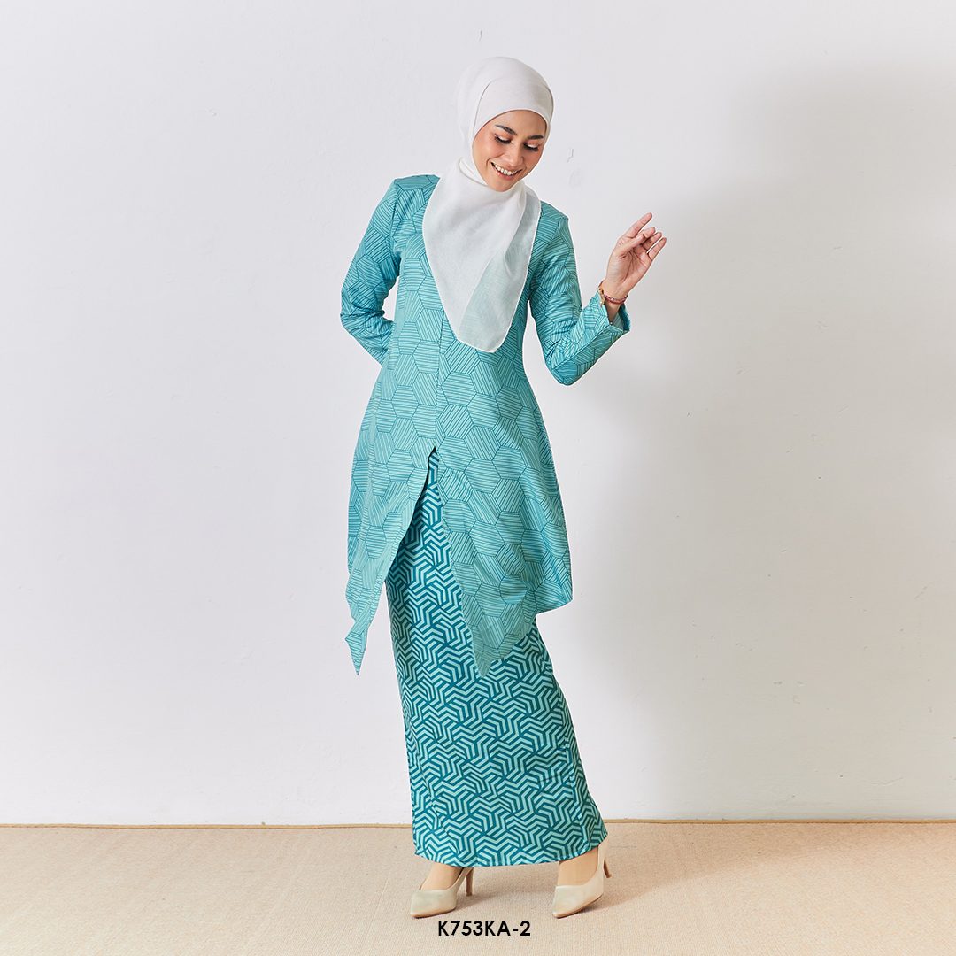 Kebaya Anggun 2.0 in Teal Green (K753KA-2) - Image 2