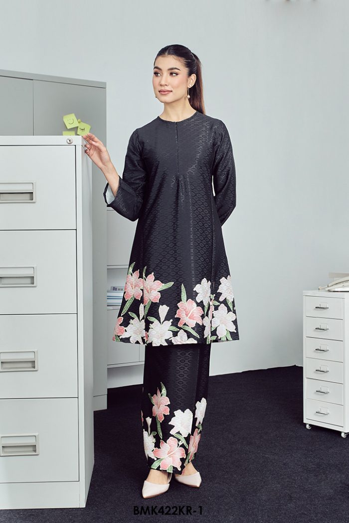 Riau Kurung Batiq Mia in Black (BMK422KR-1)