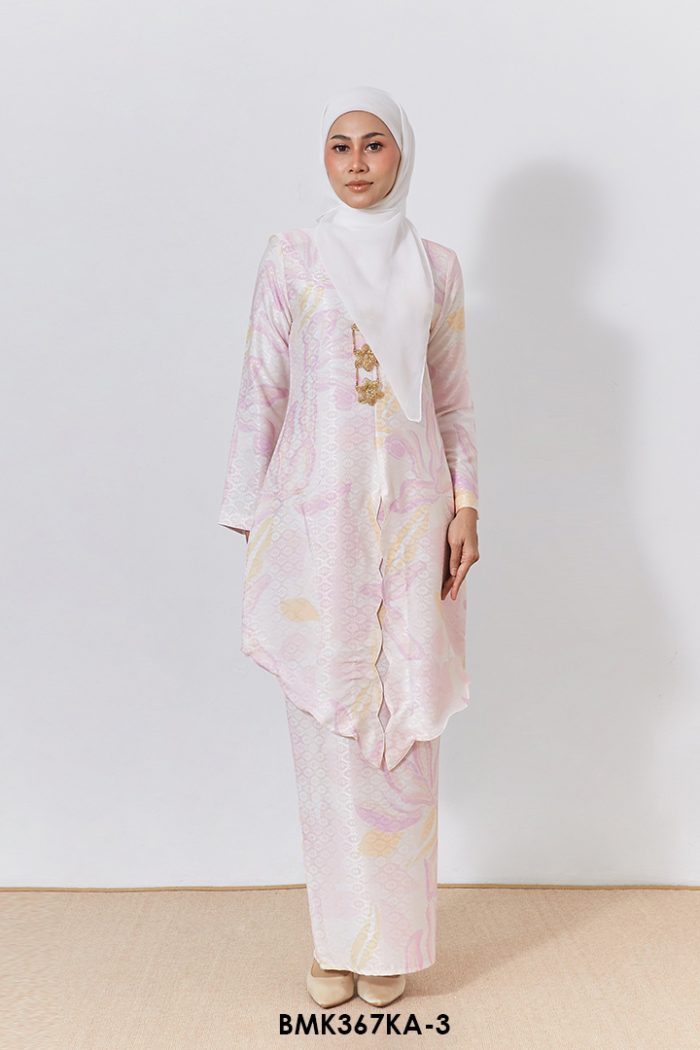 Kebaya Anggun 2.0 in Cream (BMK367KA-3)