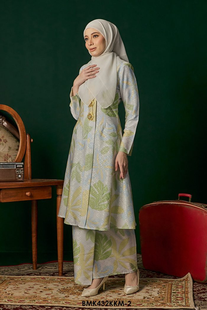 Kebarung Kalthom Batiq Mia in Blue (BMK432KKM-2)