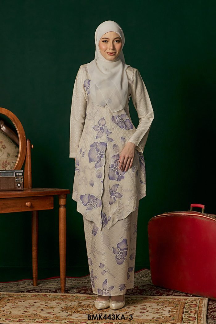 Kebaya Anggun Batiq Mia 2.0 in Purple (BMK443KA-3)