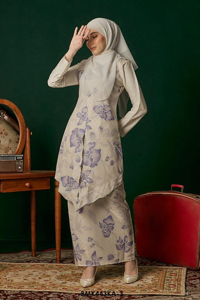 Kebaya Anggun Batiq Mia 2.0 in Purple (BMK443KA-3)