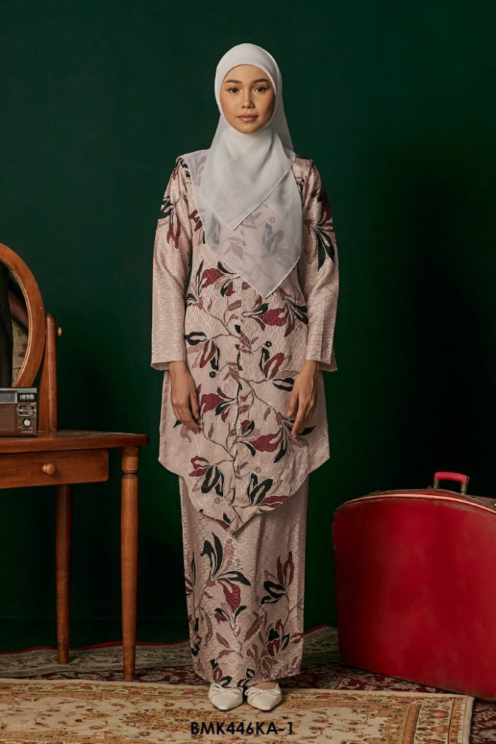 Kebaya Anggun Batiq Mia 2.0 in Dusty Rose (BMK446KA-1)