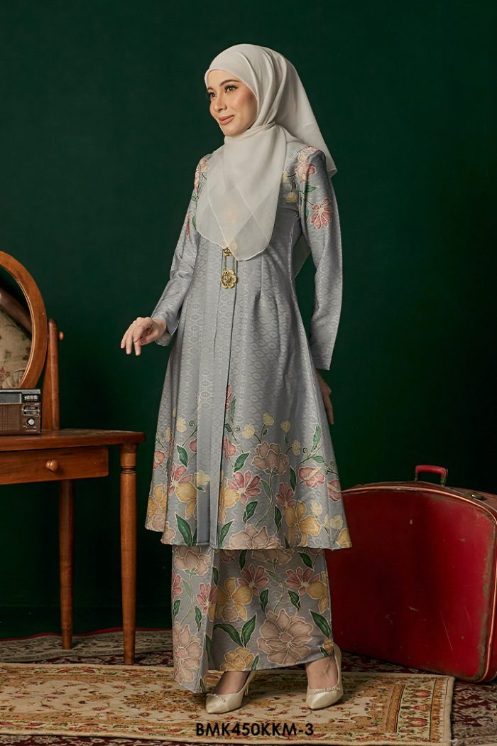 Kebarung Batiq Mia in Soft Blue (BMK450KKM-3)