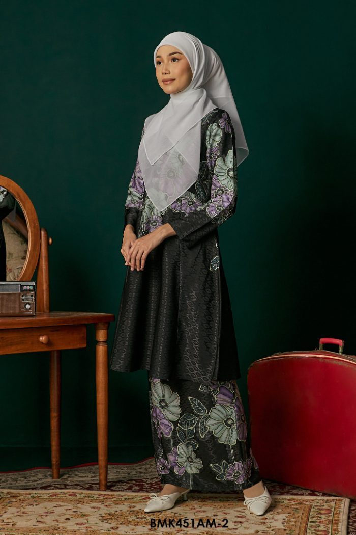 Ameera Kurung in Black (BMK451AM-2)