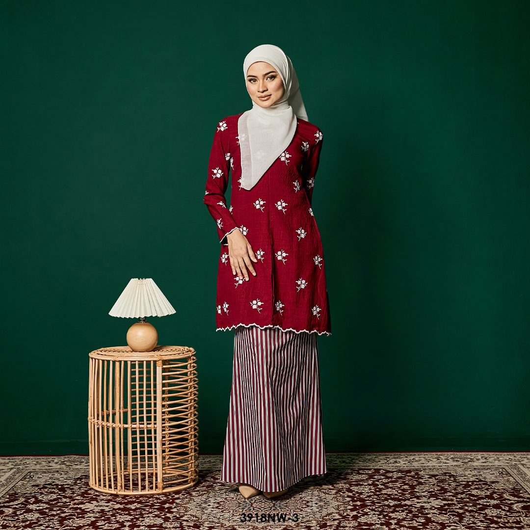 Kebaya Nawra in Red (3918NW-3)