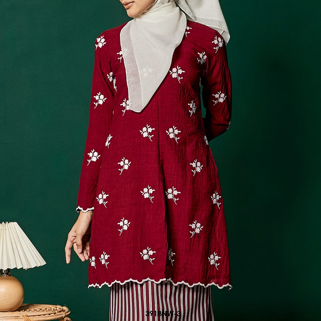 Kebaya Nawra in Red (3918NW-3) - Image 3