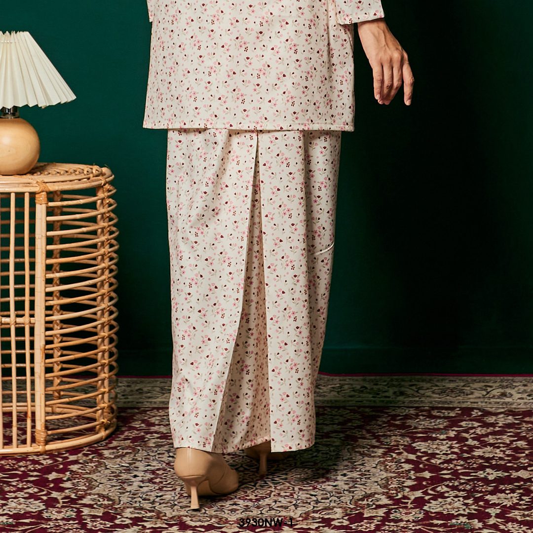 Kebaya Nawra in Red (3930NW-1) - Image 4