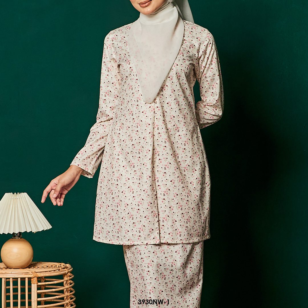 Kebaya Nawra in Red (3930NW-1) - Image 3