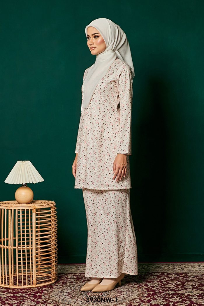 Kebaya Nawra in Red (3930NW-1)