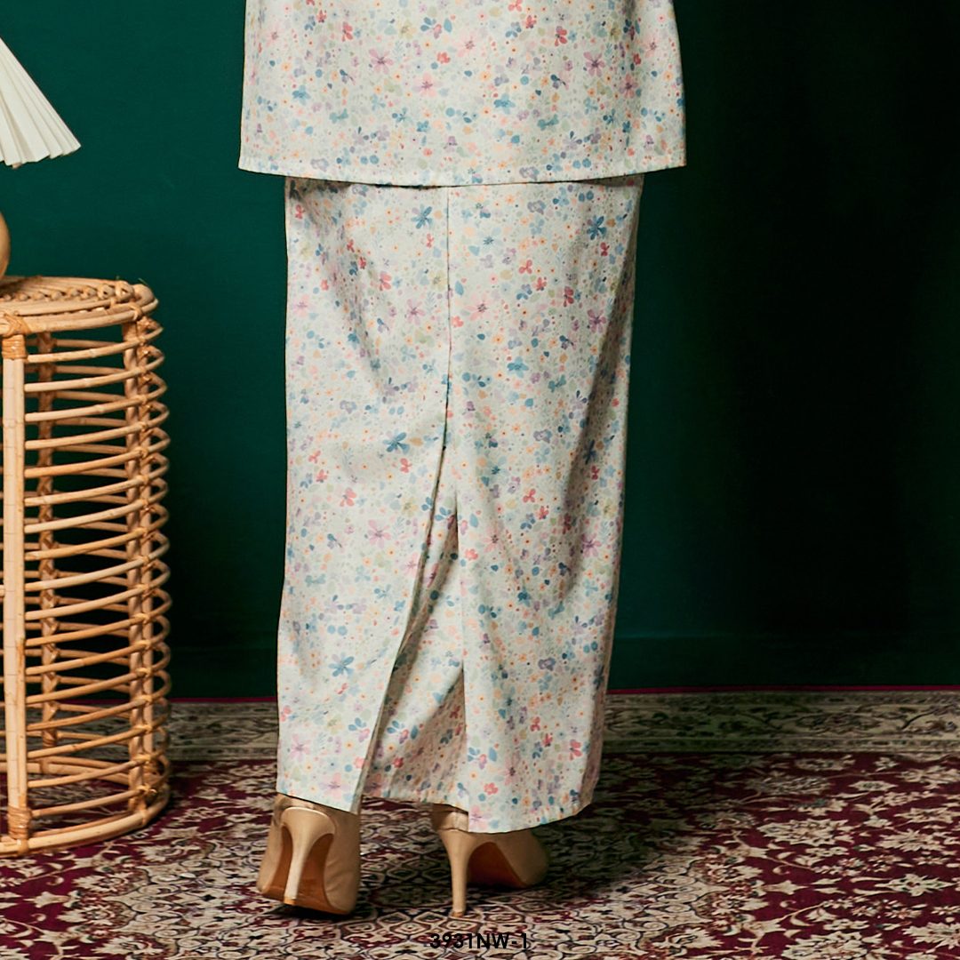 Kebaya Nawra in Soft Blue (3931NW-1) - Image 4