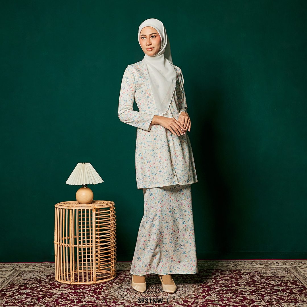 Kebaya Nawra in Soft Blue (3931NW-1) - Image 2