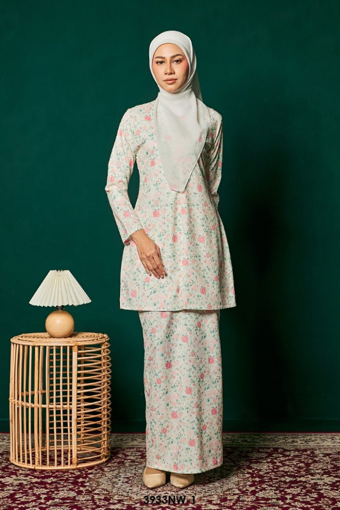 Kebaya Nawra in Soft Green (3933NW-1)