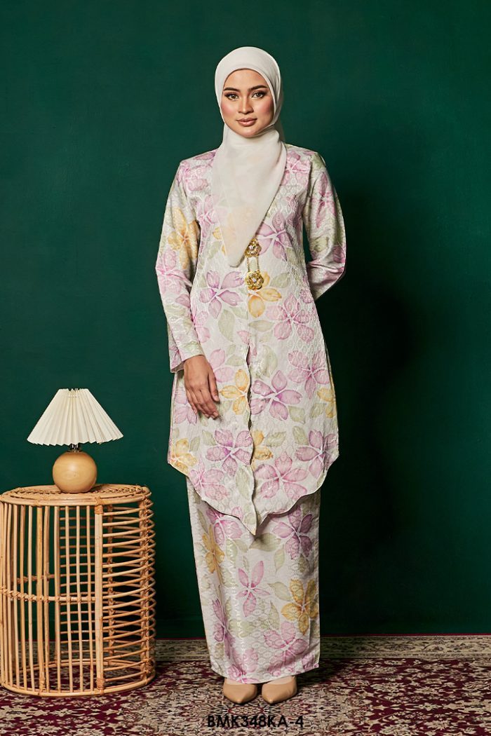 Kebaya Anggun 2.0 in White (BMK348KA-3)