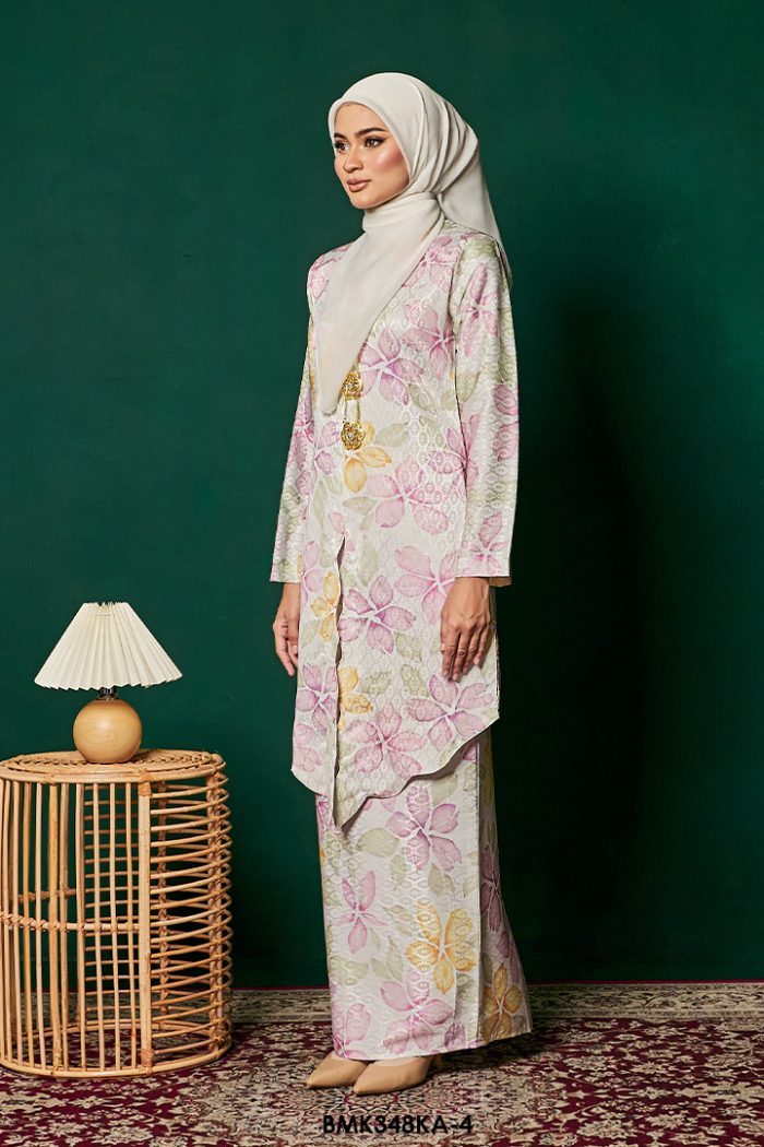 Kebaya Anggun 2.0 in White (BMK348KA-3)