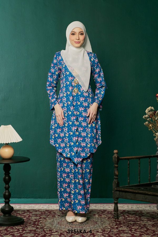 Kebaya Anggun 2.0 in Cobalt (3956KA-4)