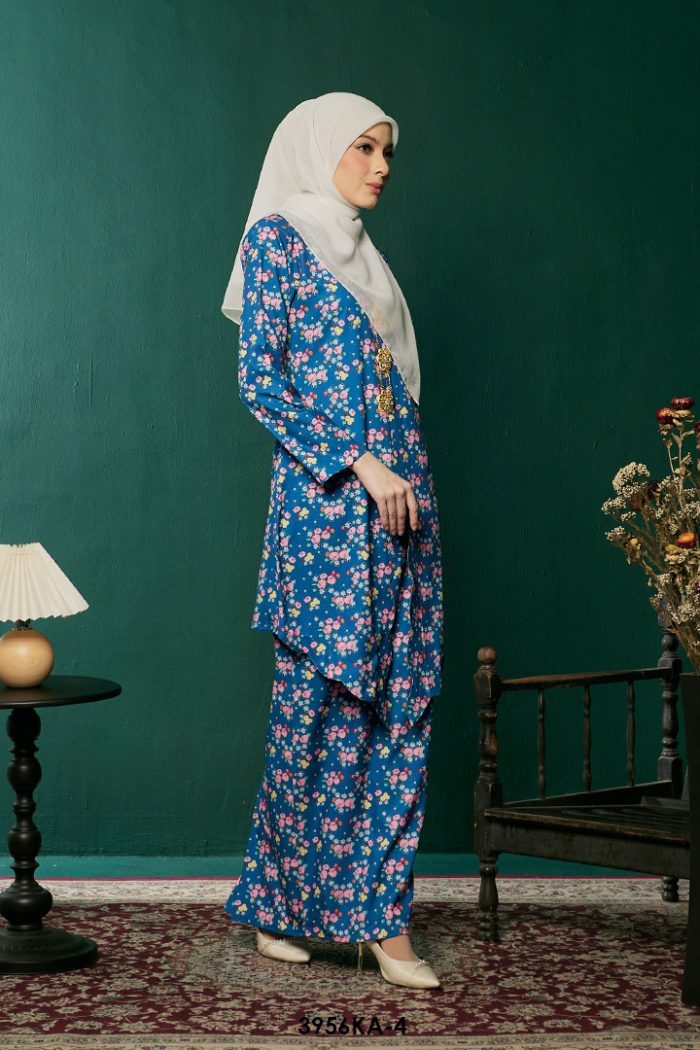 Kebaya Anggun 2.0 in Cobalt (3956KA-4)