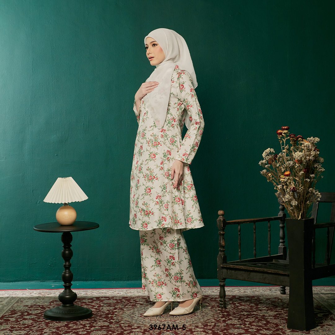 Ameera Kurung in White (3967AM-5) - Image 4