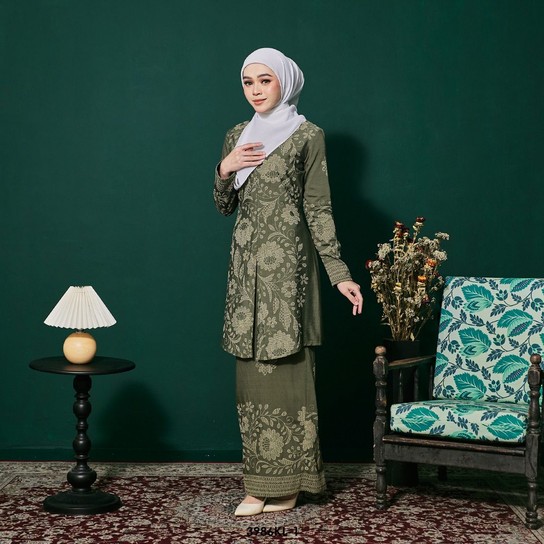 Kebaya Latifah 2.0 in Green Smoke (3986KL-1) - Image 2