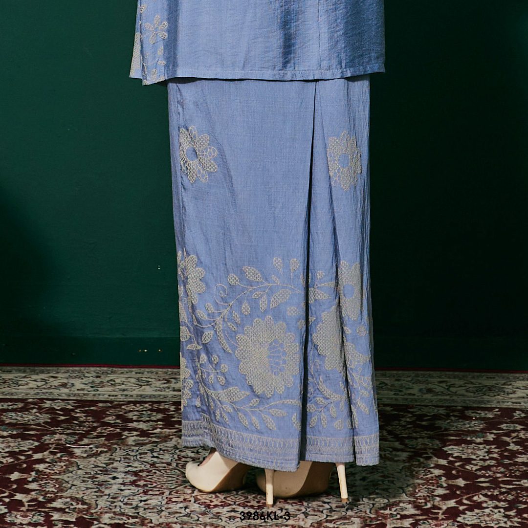 Kebaya Latifah 2.0 in Blue (3986KL-3) - Image 3