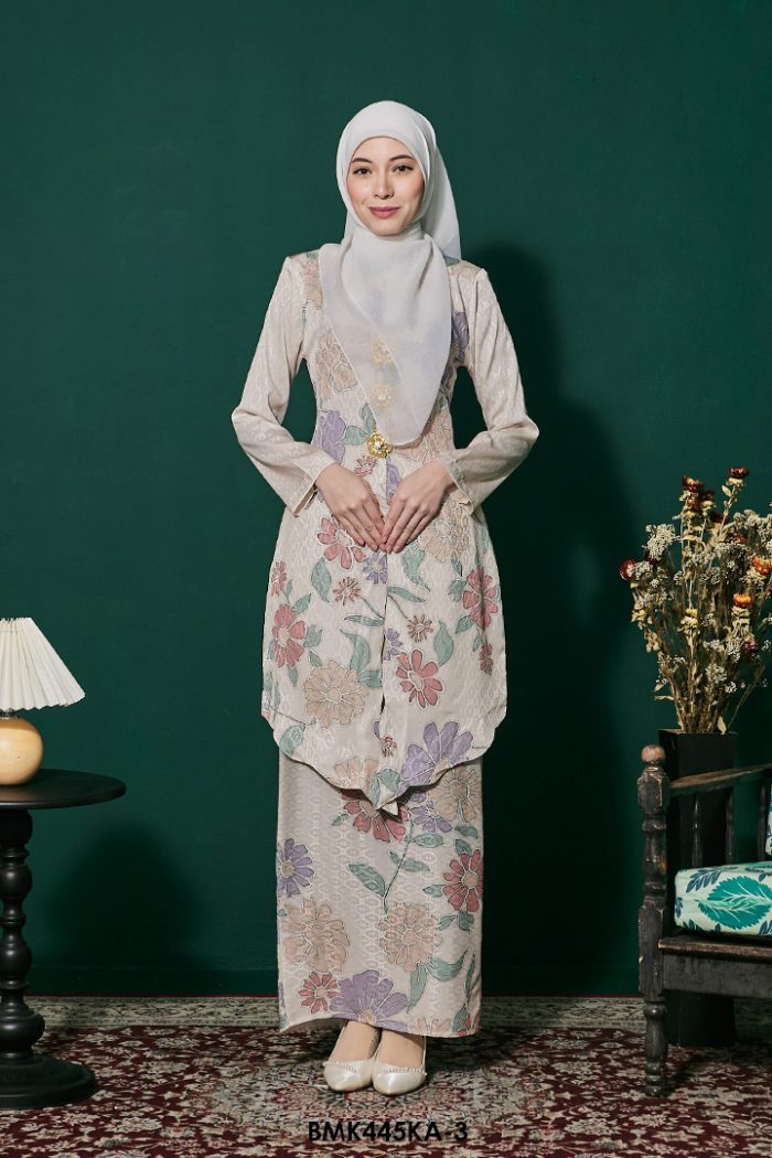 Kebaya Anggun Batiq Mia 2.0 in Cream (BMK445KA-3)