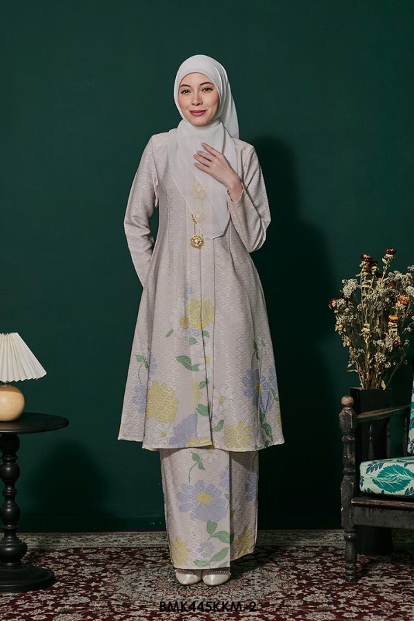 Kebarung Batiq Mia in Off White (BMK445KKM-2)