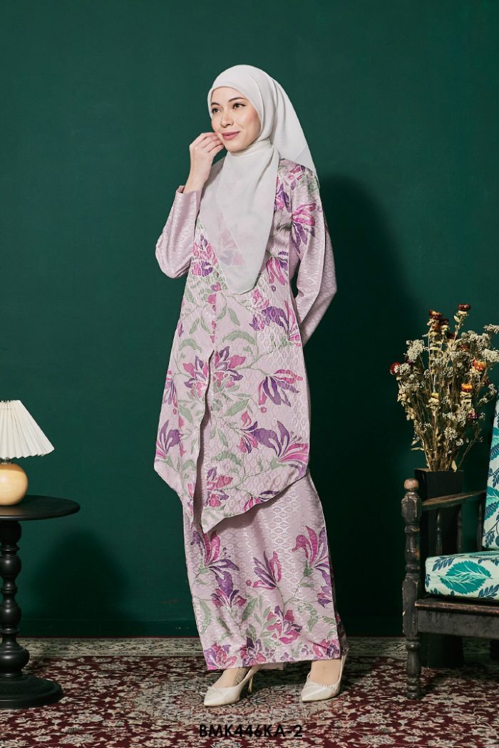 Kebaya Anggun Batiq Mia 2.0 in Pink (BMK446KA-2)