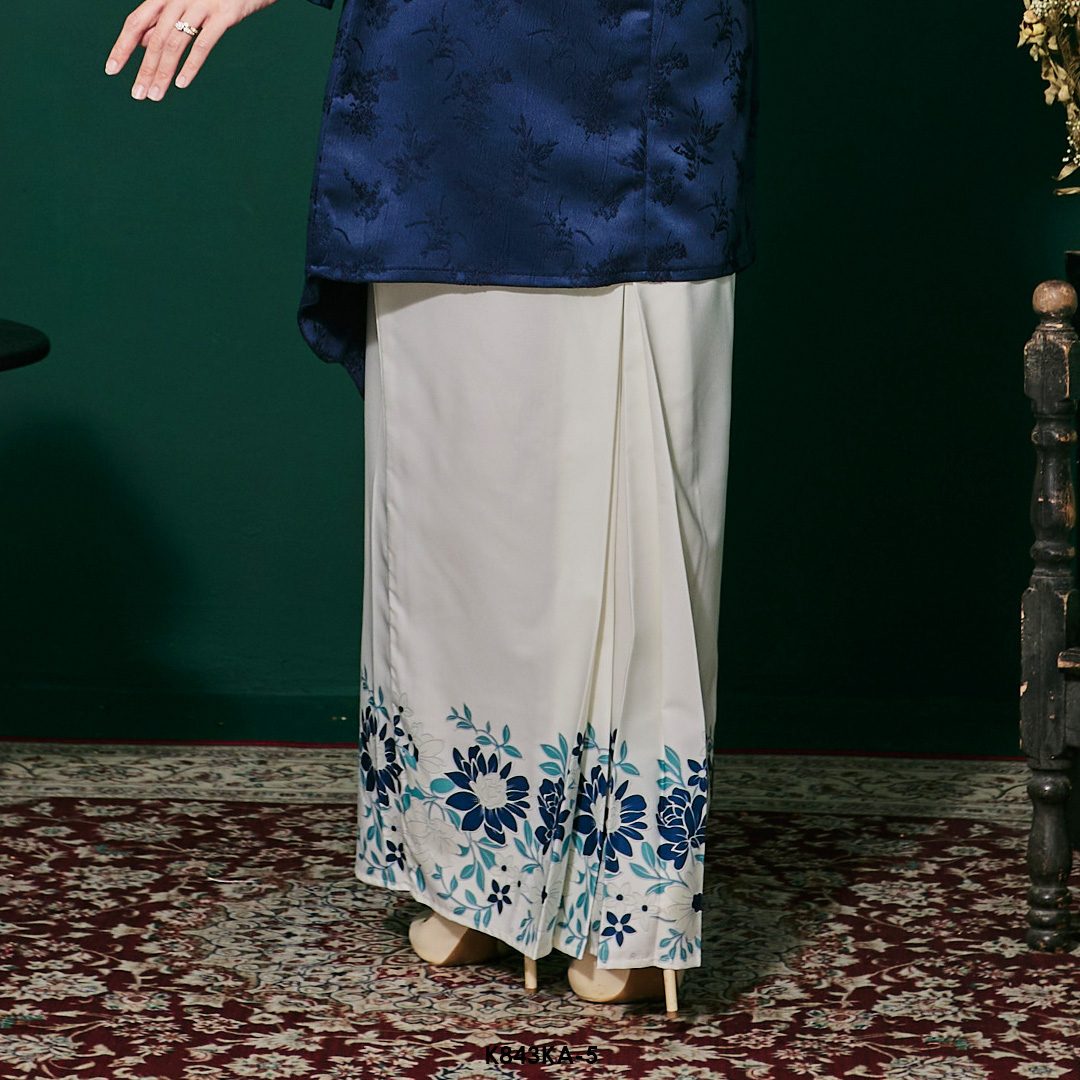 Kebaya Anggun 2.0 in Dark Blue (K843KA-5) - Image 3