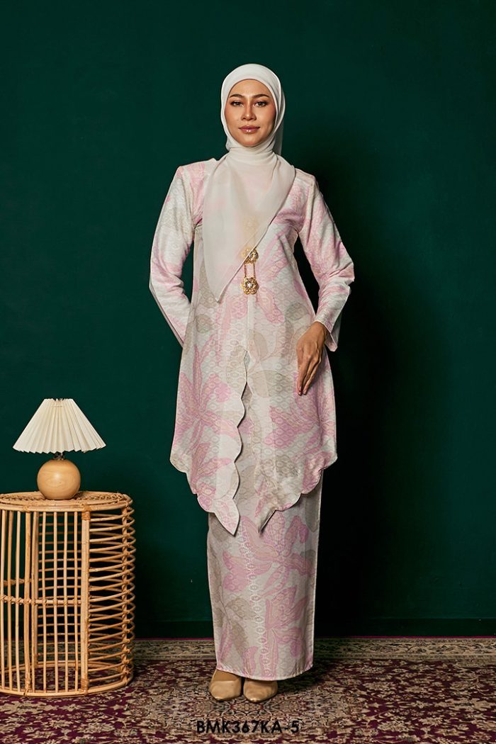 Kebaya Anggun 2.0 in Baby Pink (BMK367KA-5)