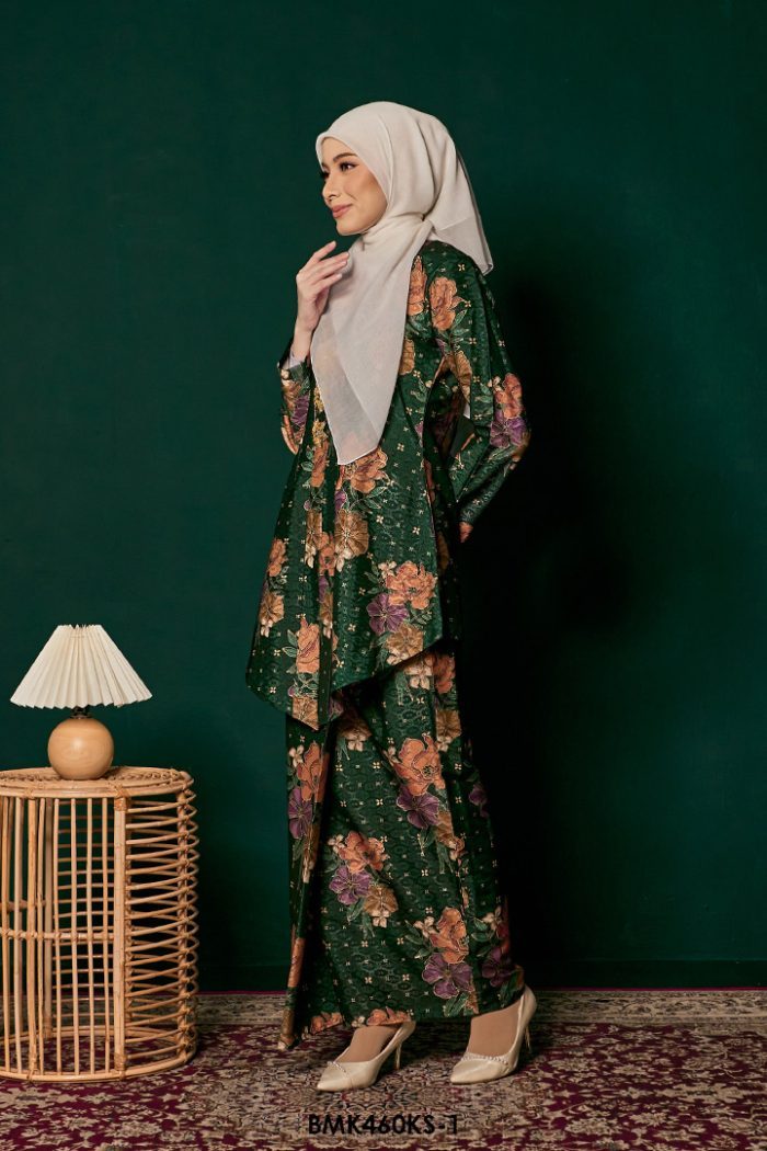 Kebaya Saloma Batiq Mia in Dark Green (BMK460KS-1)