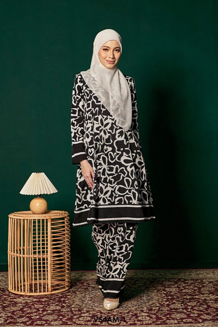 Ameera Kurung 2.0 in Black (V54AM-1)