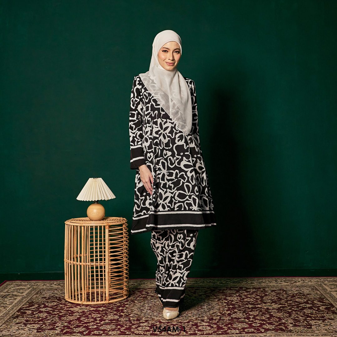 Ameera Kurung 2.0 in Black (V54AM-1)