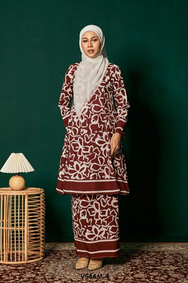 Ameera Kurung 2.0 in Chestnut (V54AM-4)