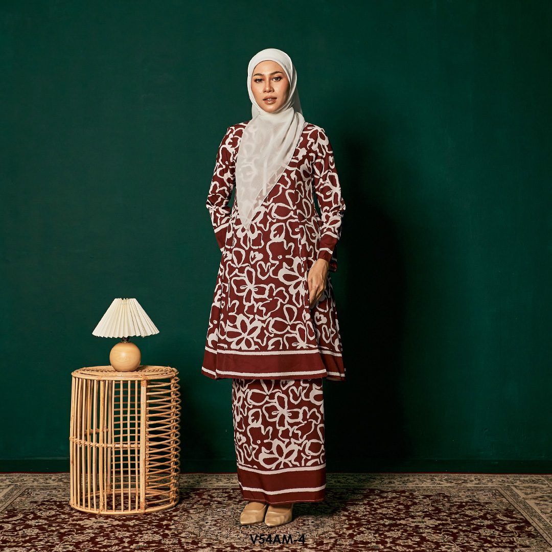 Ameera Kurung 2.0 in Chestnut (V54AM-4)