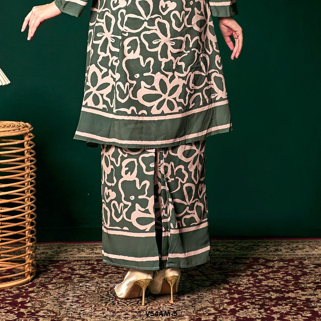 Ameera Kurung 2.0 in Green (V54AM-5) - Image 3