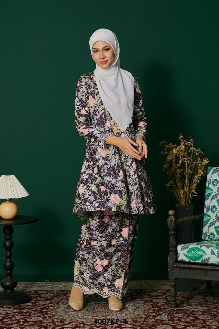 Kebarung Kalthom Petite in Raisin (4007KP-4)