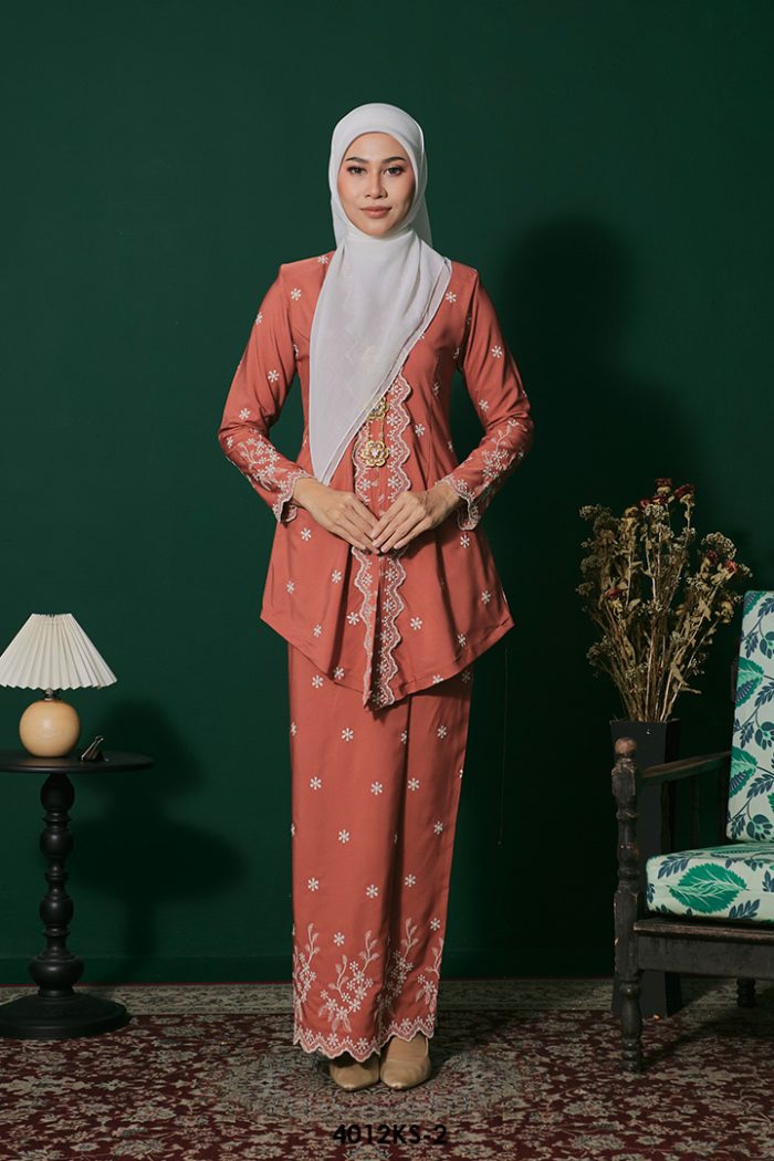 Kebaya Saloma in Light Brick (4012KS-2)