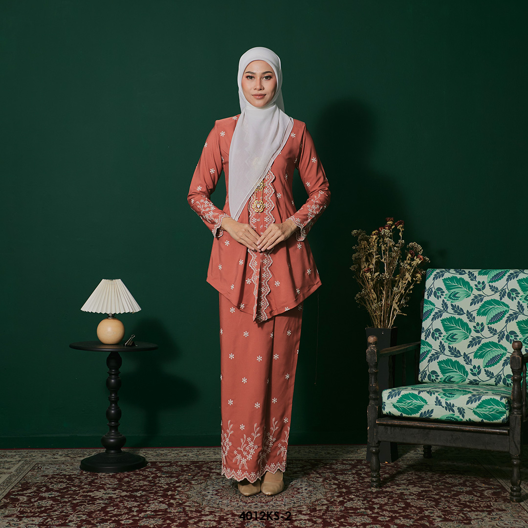 Kebaya Saloma in Light Brick (4012KS-2)