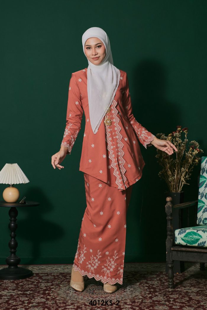 Kebaya Saloma in Light Brick (4012KS-2)