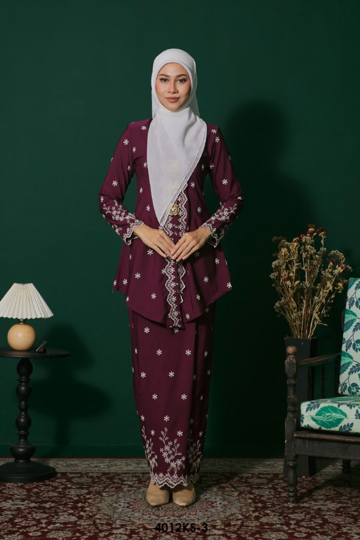 Kebaya Saloma in Burgundy (4012KS-3)
