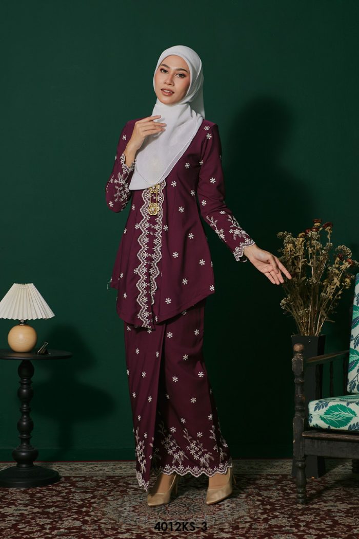 Kebaya Saloma in Burgundy (4012KS-3)