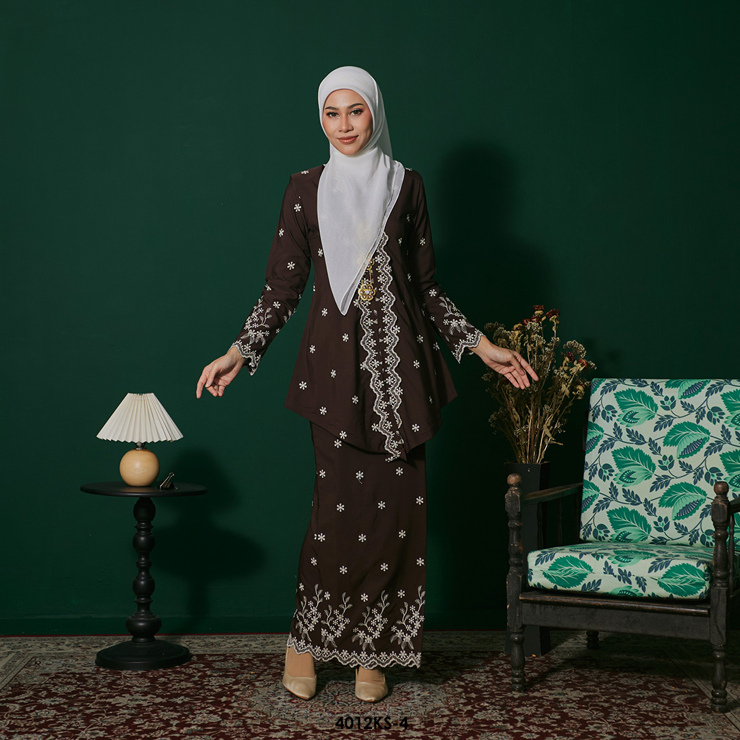 Kebaya Saloma in Chocolate (4012KS-4) - Image 2