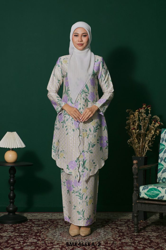 Kebaya Anggun Batiq Mia 2.0 in Ivory Purple (BMK466KA-2)