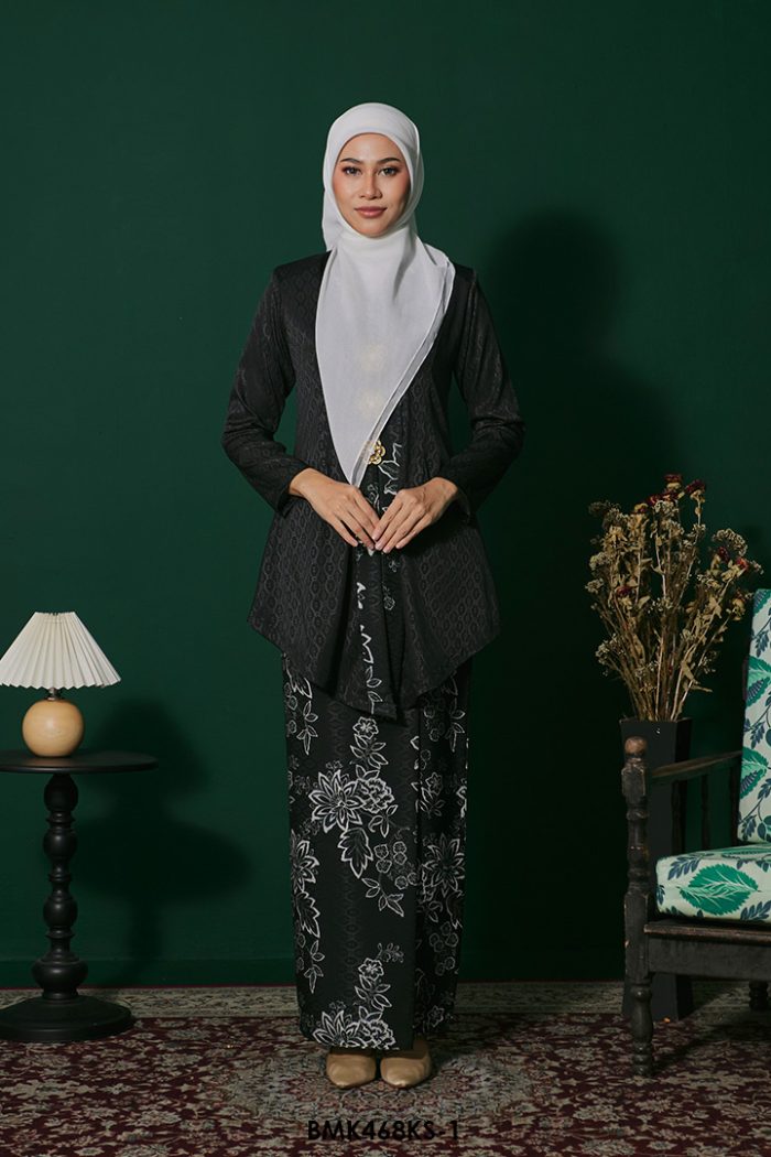 Kebaya Saloma Batiq Mia in Black (BMK468KS-1)
