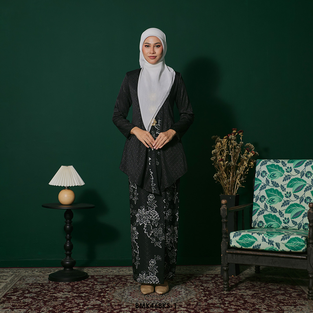 Kebaya Saloma Batiq Mia in Black (BMK468KS-1)