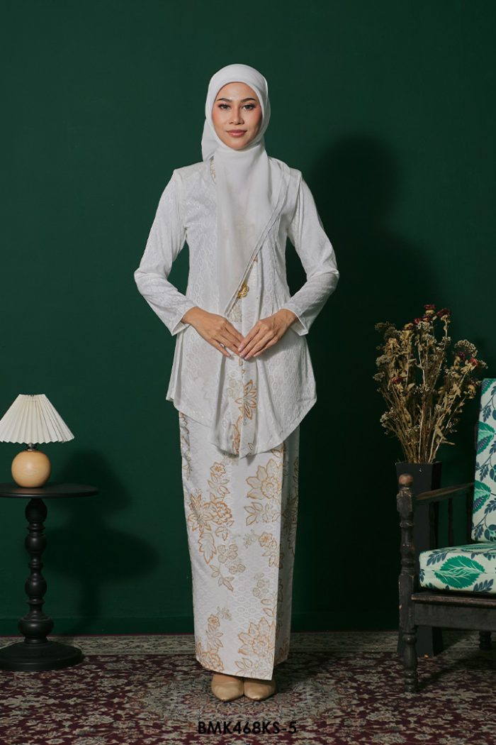 Kebaya Saloma Batiq Mia in White (BMK468KS-5)