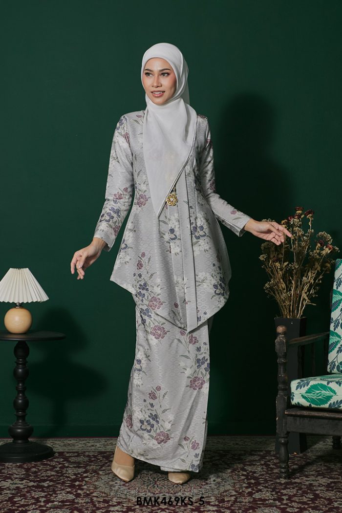 Kebaya Saloma Batiq Mia in Grey (BMK469KS-5)
