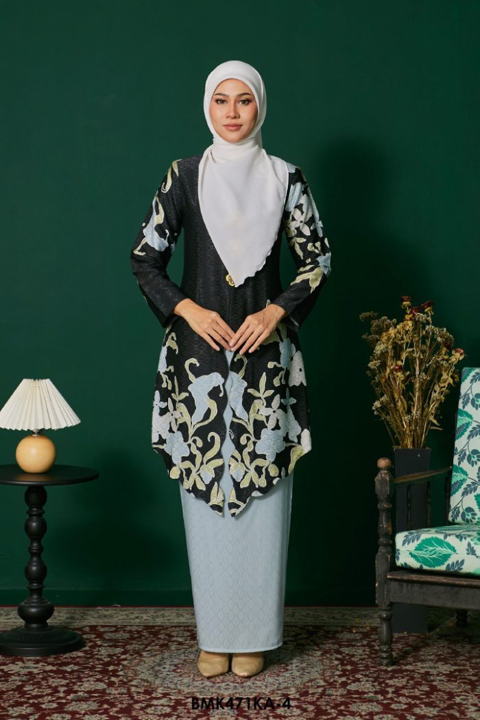 Kebaya Anggun Batiq Mia 2.0 in Soft Blue (BMK471KA-4)